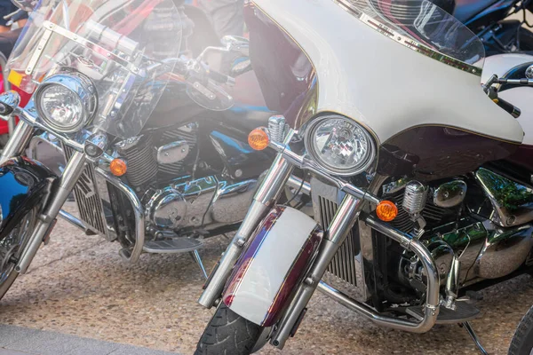 Красивый Мотоцикл Хромом Классический Вид Припаркован Гараже — стоковое фото