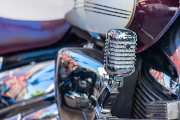 Een Luidspreker Voor Motorfietsen Met Klassieke Microfoonvorm — Stockfoto