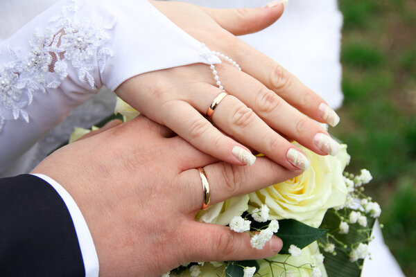 Wedding couple and bouquet