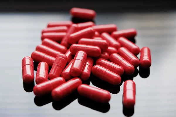 Red capsules — Stock Photo, Image