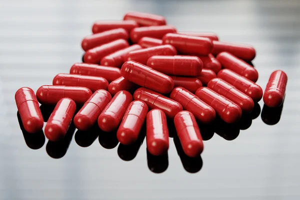 Red capsules — Stock Photo, Image