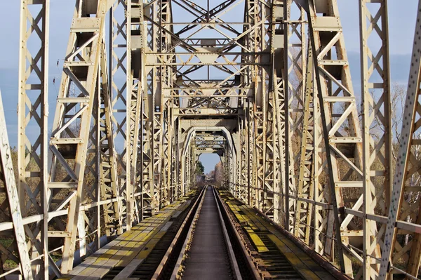 Puente ferroviario de acero —  Fotos de Stock