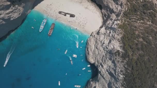 Aerial Drone video 4K a híres hajóroncs öbölről Zakynthosban, Görögországban — Stock videók