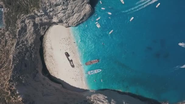 Видео 4К с дрона в знаменитой бухте Шипвок на острове Закинф, Греция — стоковое видео
