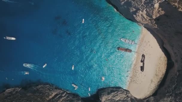 Aerial Drone video 4K a híres hajóroncs öbölről Zakynthosban, Görögországban — Stock videók
