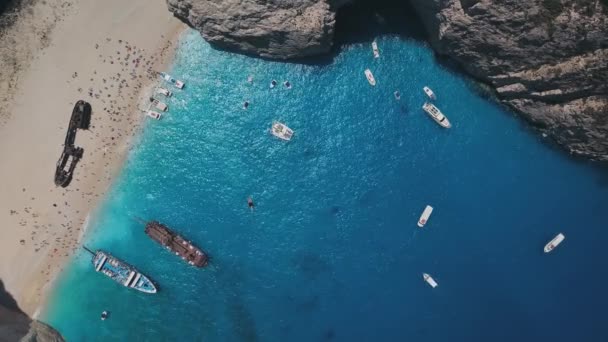 Aerial Drone video 4K słynnej zatoki Shipwreck Bay w Zakynthos, Grecja — Wideo stockowe