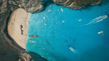 Yunanistan 'ın Zakynthos kentindeki ünlü Batık Koyu' nun Hava Aracı Çekimi