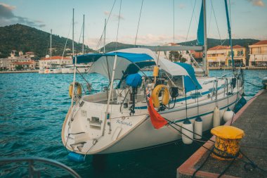İyon Denizi 'nde Yunanistan' ın yatlarını dolaş