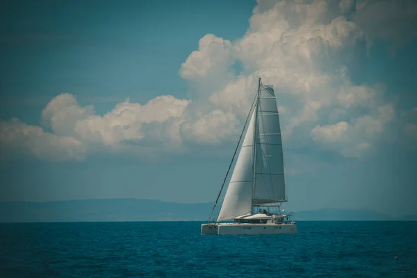 Travel around Greece yachts in Ionic Sea — Stock Photo, Image