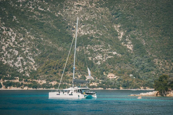 Яхты Греции в Ионическом море — стоковое фото