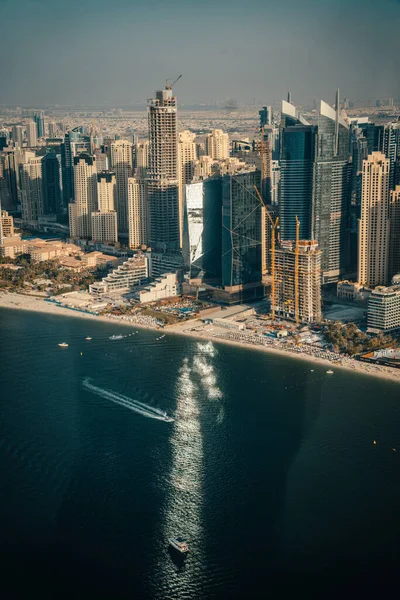 Marina de Dubaï avec belle ville coucher de soleil — Photo