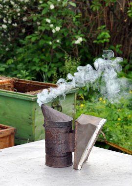 Arı kovanı. arıcı ekipmanları