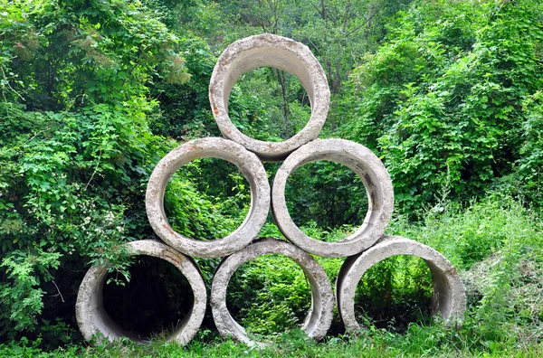 Concrete rings stacked pyramid — Stock Photo, Image