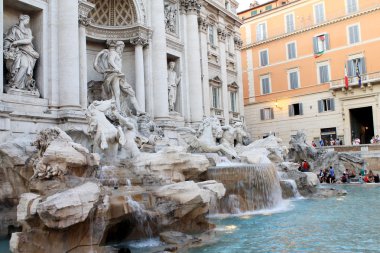 Trevi Çeşmesi