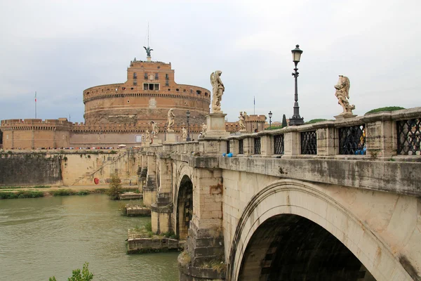 Castelo de Sant Angelo e ponte — Fotografia de Stock