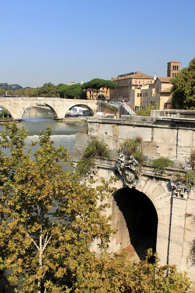 Ruin of bridge in Rome, Italy — Stock Photo, Image