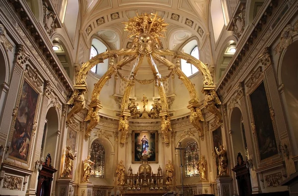 Interior de la iglesia —  Fotos de Stock