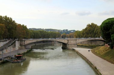 Roma 'da köprü, İtalya