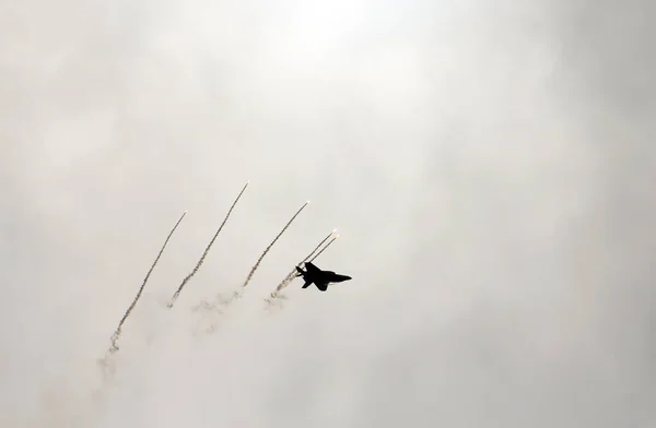 Hava Gösterisinde Gökyüzünde Uçan Uçaklar — Stok fotoğraf