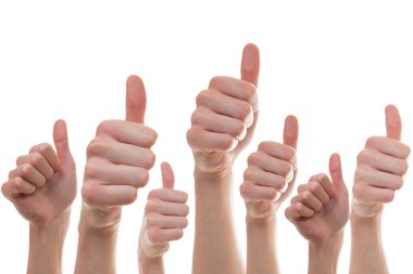 başparmak ile gösterilen insanlar topluluğu