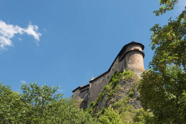 View Orava Castle Walls Frayed Clouds Hillside Overgrown Trees — Stock Photo, Image