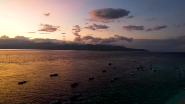 Luftaufnahme Der Insel Gili Trawangan Indonesien Mit Sonnenaufgang Morgen Lombok — Stockvideo