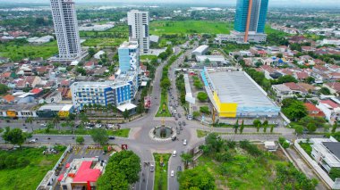 Solo şehirde sabah güzel manzaralı hava manzarası. Solo, Endonezya, 6 Aralık 2021