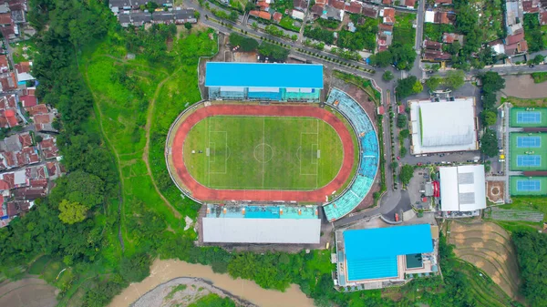 モチの美しい景色の空中トップダウンビュー ソブロ スタジアム マゲランの街並みを背景に 2021年12月6日インドネシアのマゲラン — ストック写真