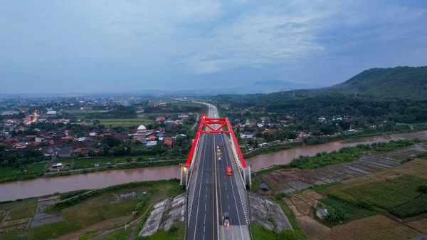 Vista Aérea Ponte Kalikuto Uma Ponte Vermelha Icônica Trans Java — Fotografia de Stock