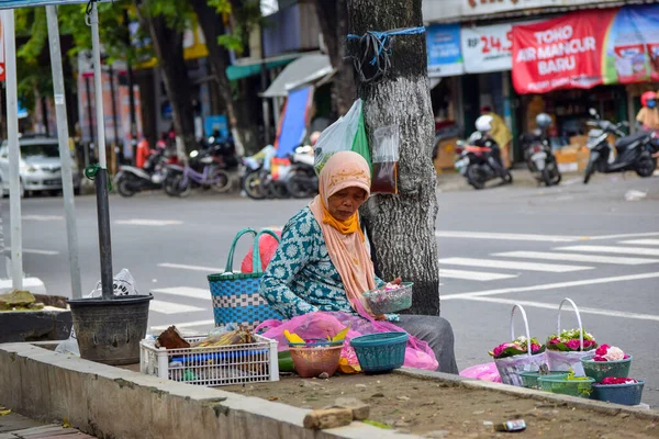 Rensarens Vila Och Äta Vid Vägkanten Solo Indonesien December 2021 — Stockfoto