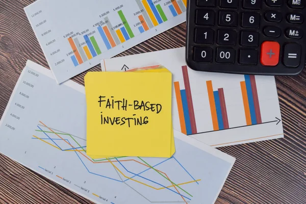 Faith Based Investing Write Sticky Notes Isolated Wooden Table — Fotografia de Stock