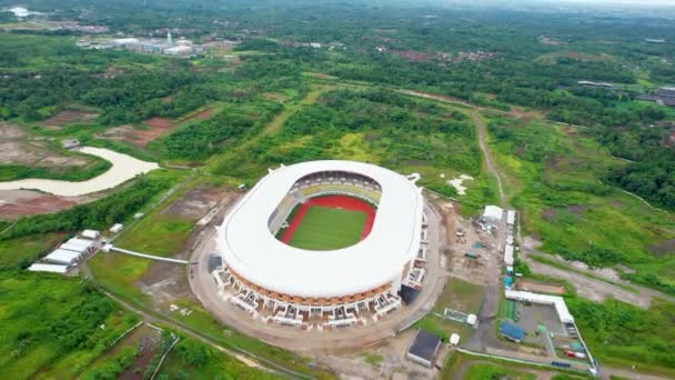 インドネシアチームのための新しいサッカースタジアムの空中ビュー セランにあるバンテン国際スタジアム 2022年4月1日インドネシアのバンテン — ストック動画