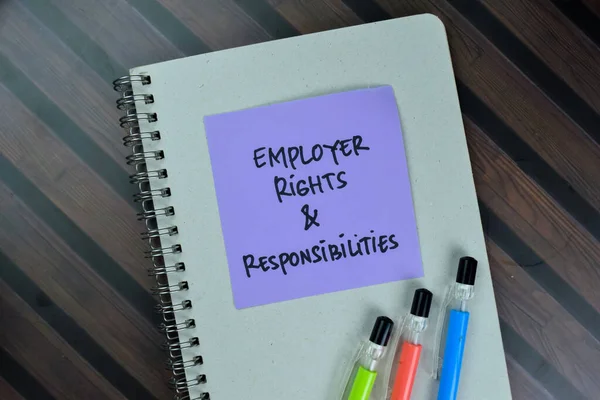 Direitos Empregador Responsibilites Escrever Notas Pegajosas Isoladas Mesa Madeira — Fotografia de Stock