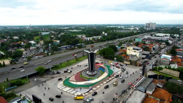 Vista Aérea Belo Tugu Pancakarsa Perto Circuito Sentul Bogor Indonésia — Vídeo de Stock