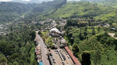 Taawun Puncak 'taki En Büyük Cami' nin Havadan Bakışı, Ramazan Bayramı Arka plan, Seyahat ve Turizm. Bogor, Endonezya, 6 Temmuz 2022