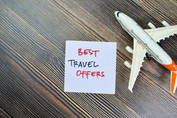 Concept Best Travel Offers Write Sticky Notes Isolated Wooden Table —  Fotos de Stock