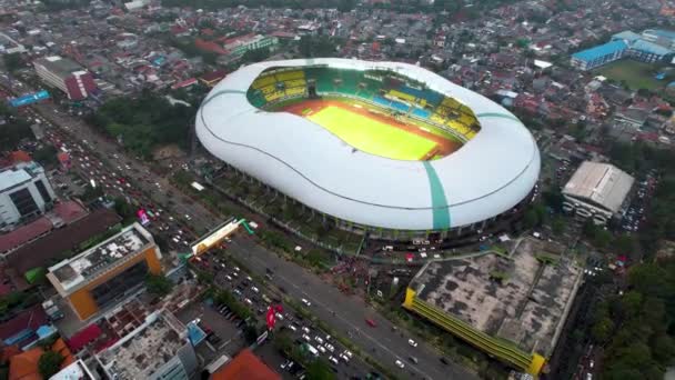 Flygfoto Över Byggandet Fotbollsstadion För Att Möta Indonesien Team Patriot — Stockvideo