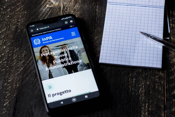 Беневенто Италия Декабря 2021 Открытие Веб Сайта Inpa Экране Смартфона — стоковое фото