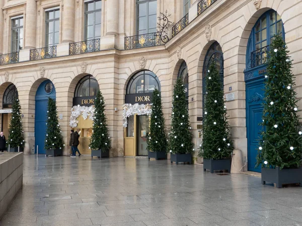 Paris Fransa Aralık 2021 Yılı Prestijli Bir Terzinin Ünlü Markası — Stok fotoğraf