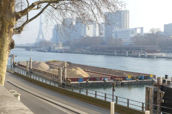 Paris Frankreich März 2022 Industriekahn Mit Sand Und Kieshaufen Auf — Stockfoto