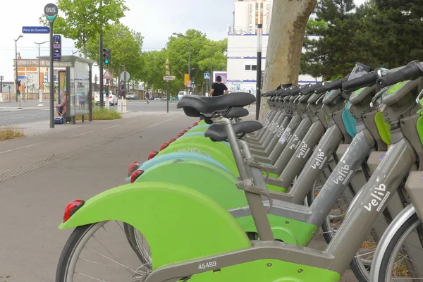 フランス 5月22日 2022年 Velibレンタルステーション ロウ電気アシスト自転車 汚染に対する生態学的代替 都市交通 — ストック写真