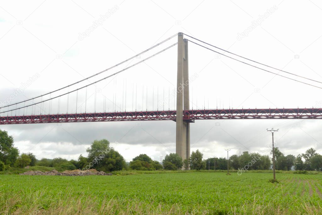 Tancarville, Francia. 11 de junio. 2022. Famoso puente colgante con