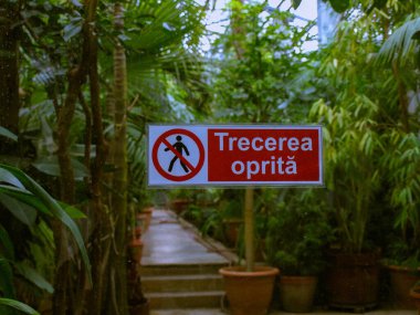 Romanya sera bahçesine giriş / çıkış işaretleri durdurulmadı.