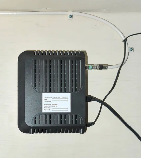 Aktifkan Router Modem Internet Dengan Dukungan Koneksi Nirkabel — Stok Foto