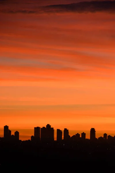 Silueta Edificios Residenciales Fondo Del Cielo Atardecer — Foto de Stock