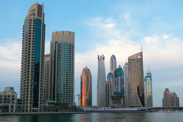 Dubai, uae: moderne gebouwen in dubai marina, dubai, Verenigde Arabische Emiraten — Stockfoto