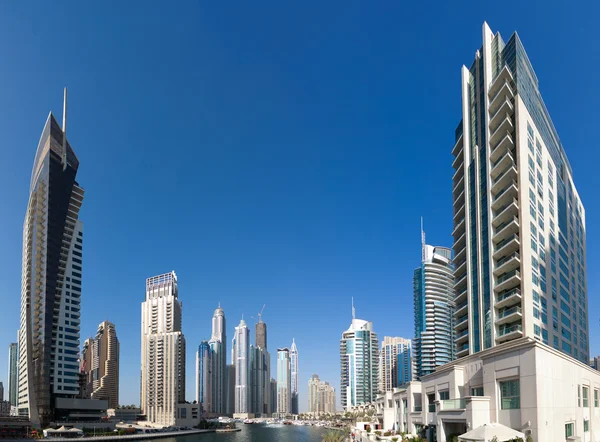 DUBAI, UAE : Modern buildings in Dubai Marina, Dubai, UAE — Stock Photo, Image