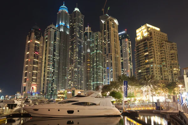 Dubai bei Nacht — Stockfoto