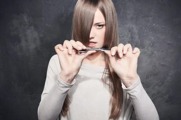 Ragazza con le forbici — Foto Stock