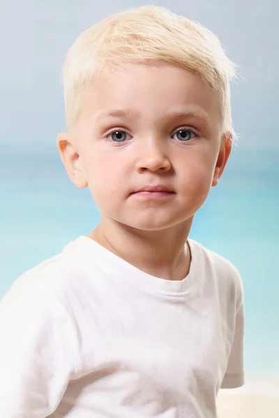 Krásný chlapeček na pláži — Stock fotografie